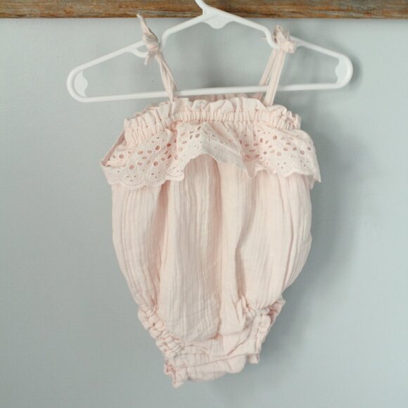 🍁5/$25🎃 Gap Size 3-6M Muslin Cotton Romper Pink - Picture 1 of 2